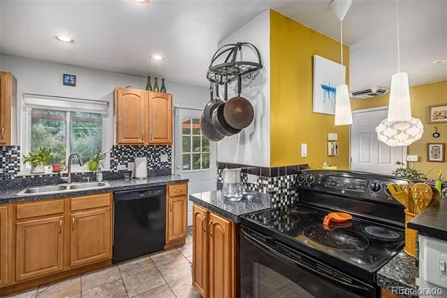 2895 S Cherry Way Denver, CO 80222