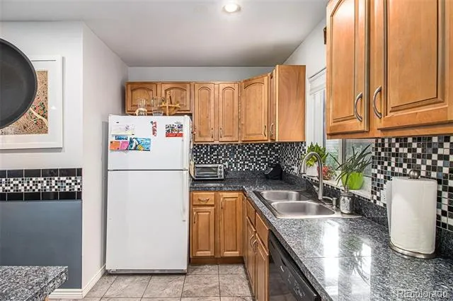 2895 S Cherry Way Denver, CO 80222