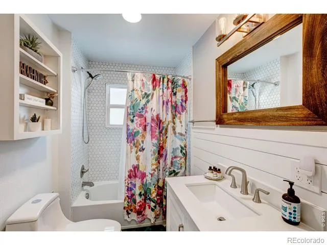 525 W 9th Street Loveland, CO 80537