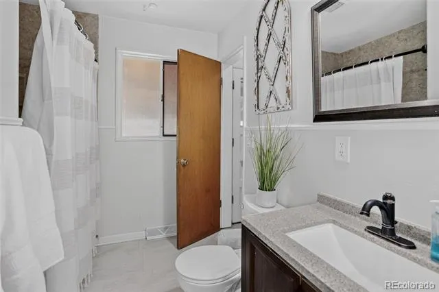 2940 W Saratoga Avenue Englewood, CO 80110