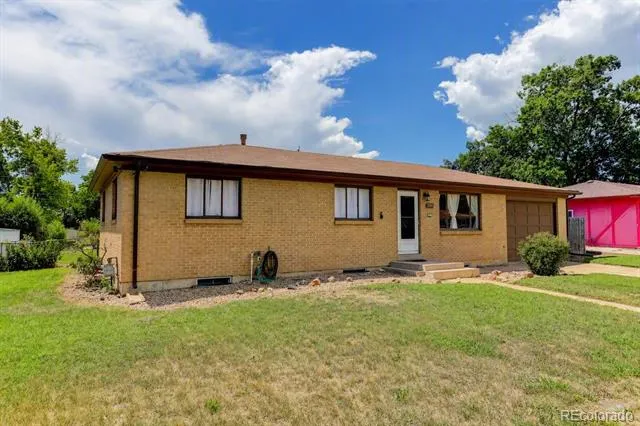 2940 W Saratoga Avenue Englewood, CO 80110