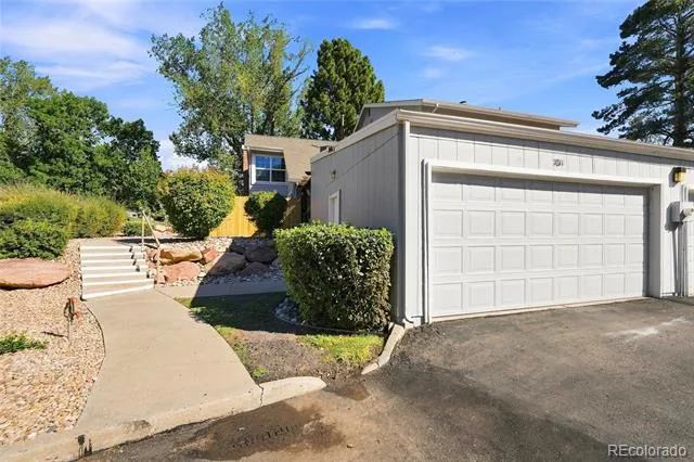 7011 S Knolls Way Centennial, CO 80122