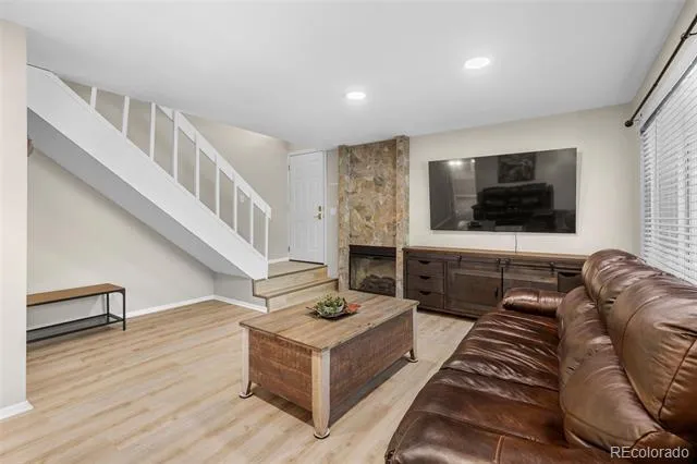 1206 S Dillon Way Aurora, CO 80012