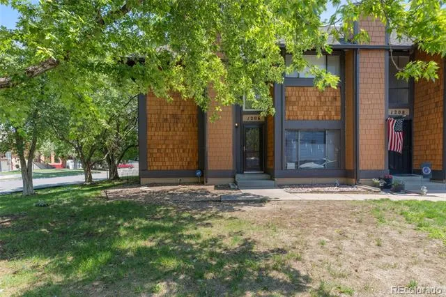 1206 S Dillon Way Aurora, CO 80012