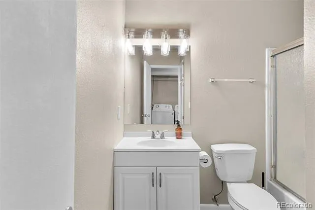 1206 S Dillon Way Aurora, CO 80012