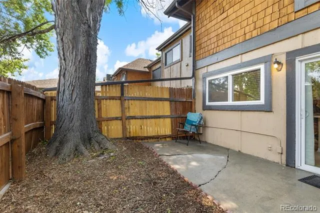 1206 S Dillon Way Aurora, CO 80012
