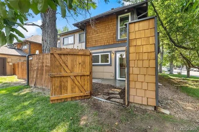 1206 S Dillon Way Aurora, CO 80012