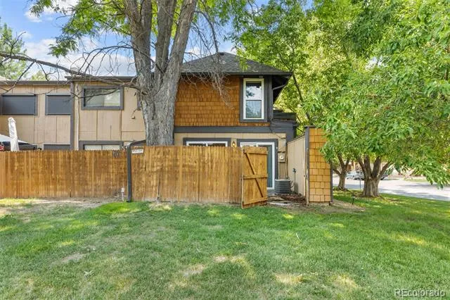 1206 S Dillon Way Aurora, CO 80012