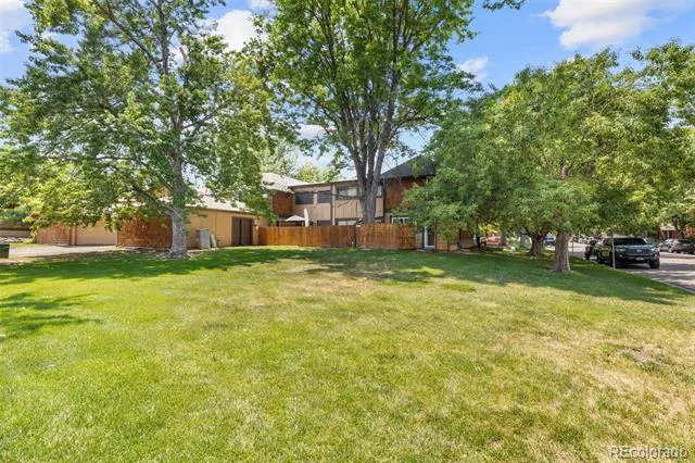 1206 S Dillon Way Aurora, CO 80012