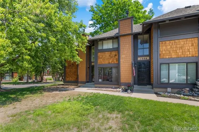 1206 S Dillon Way Aurora, CO 80012