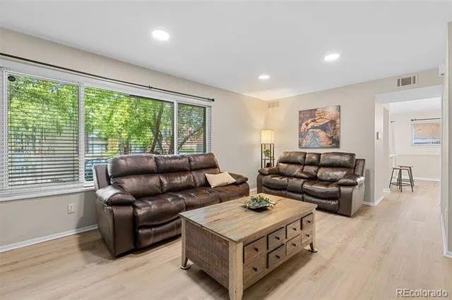 1206 S Dillon Way Aurora, CO 80012
