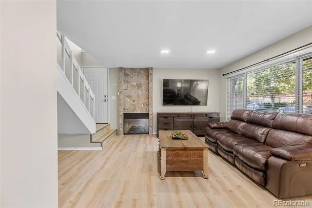 1206 S Dillon Way Aurora, CO 80012