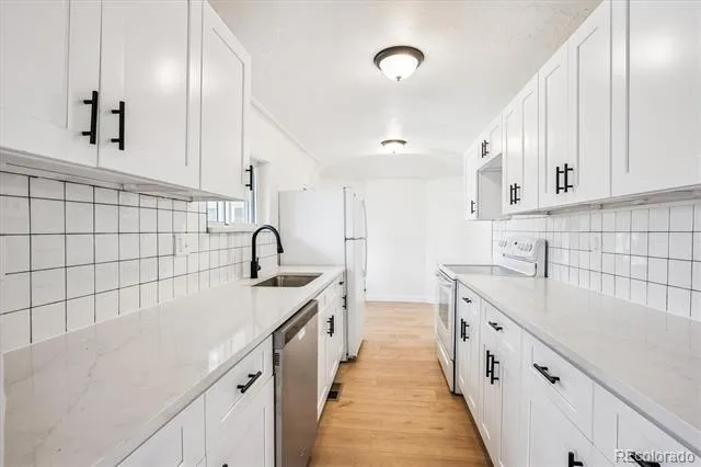 2110 Eagle Circle Aurora, CO 80011