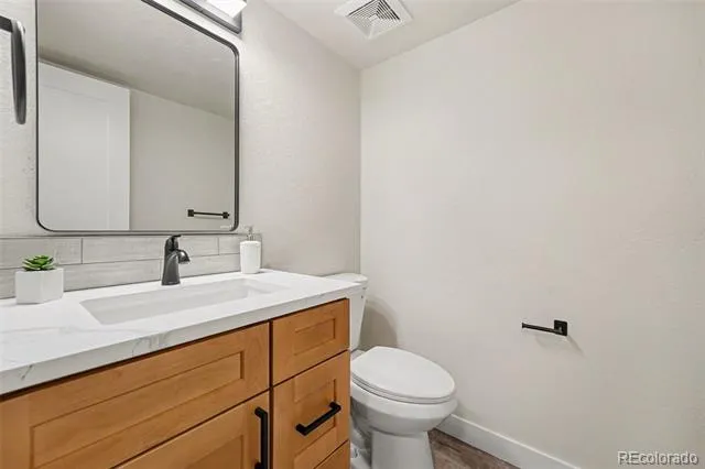 2740 S Kenton Court Aurora, CO 80014