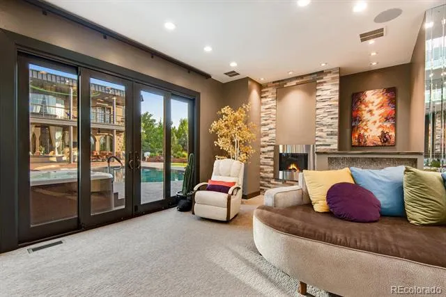 9 Sedgwick Drive Englewood, CO 80113