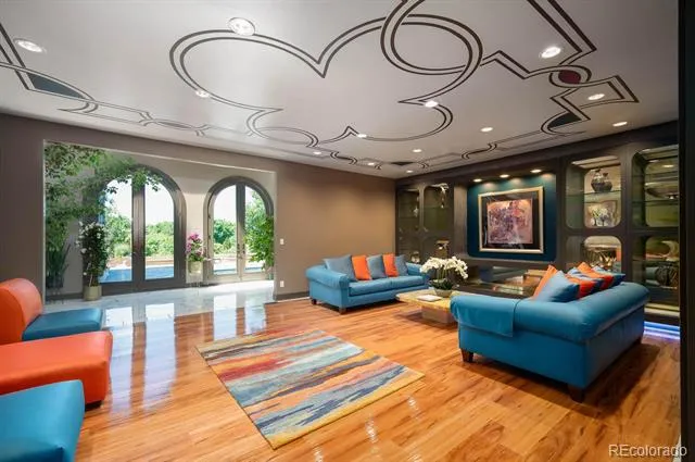 9 Sedgwick Drive Englewood, CO 80113