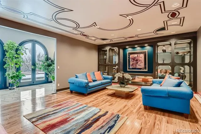 9 Sedgwick Drive Englewood, CO 80113