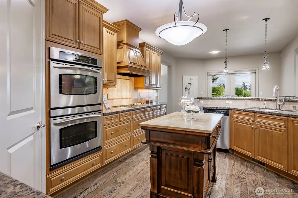 8660 Great Horned Owl Lane Blaine, WA 98230
