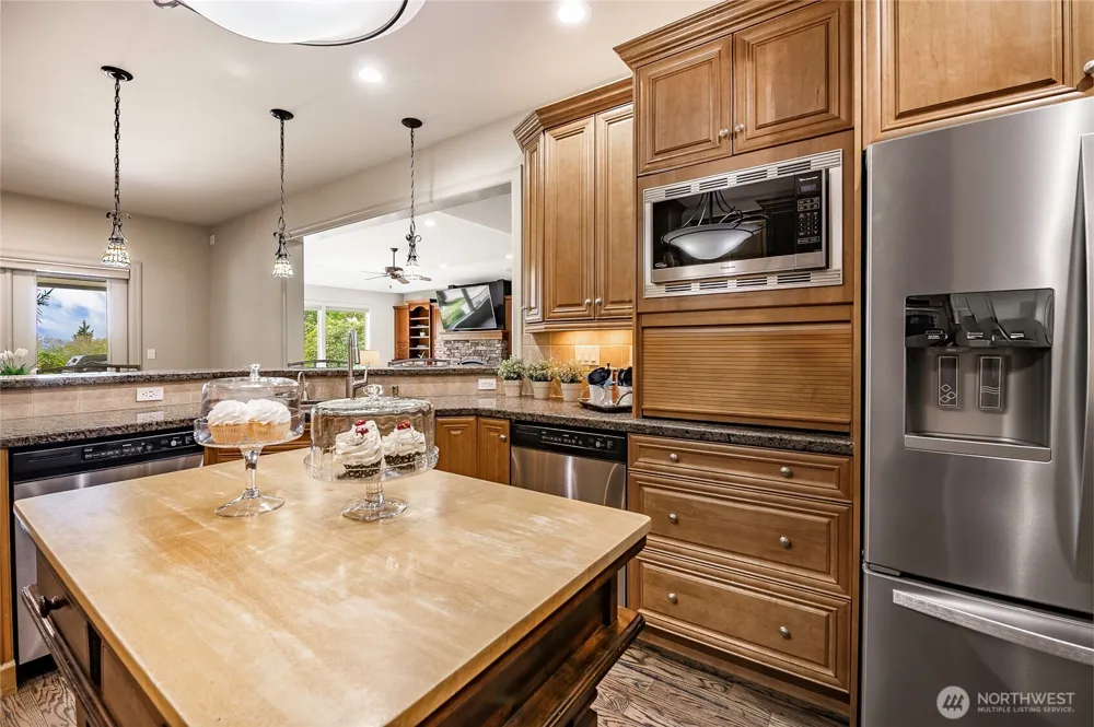 8660 Great Horned Owl Lane Blaine, WA 98230