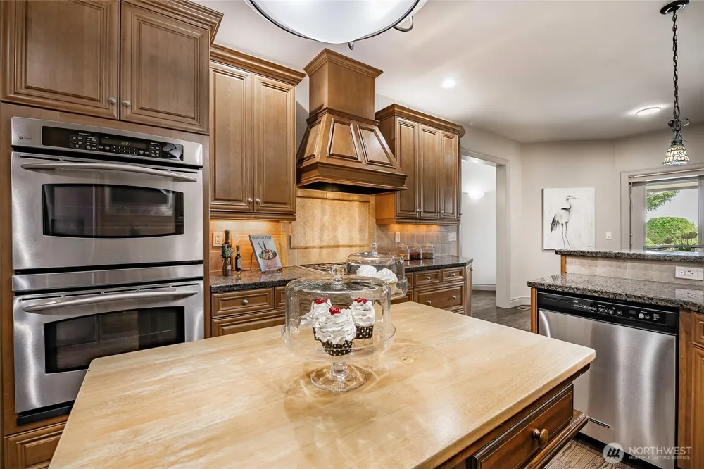 8660 Great Horned Owl Lane Blaine, WA 98230