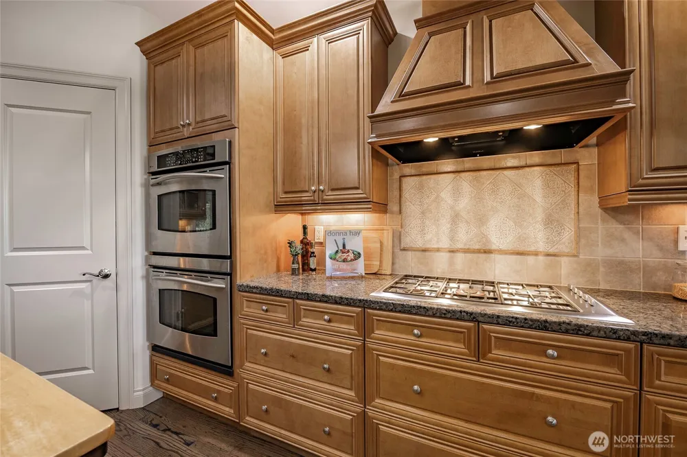 8660 Great Horned Owl Lane Blaine, WA 98230