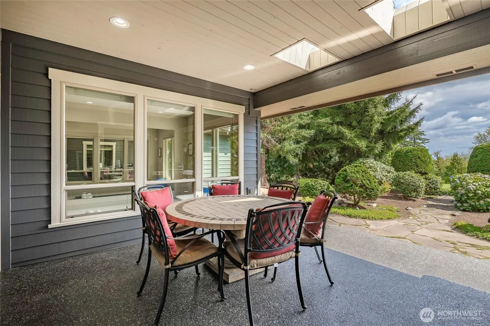8660 Great Horned Owl Lane Blaine, WA 98230