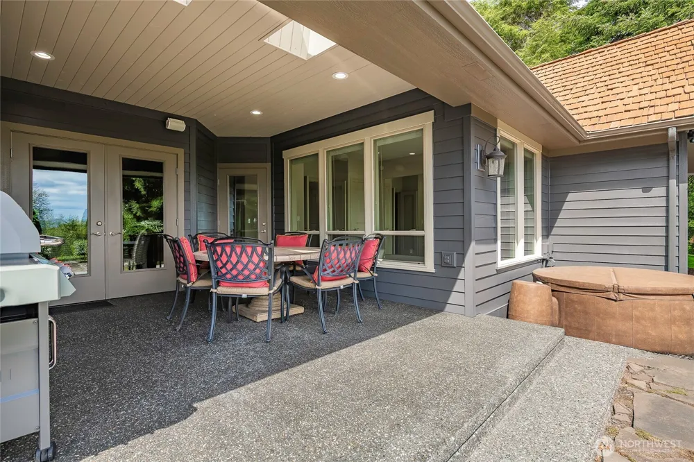 8660 Great Horned Owl Lane Blaine, WA 98230