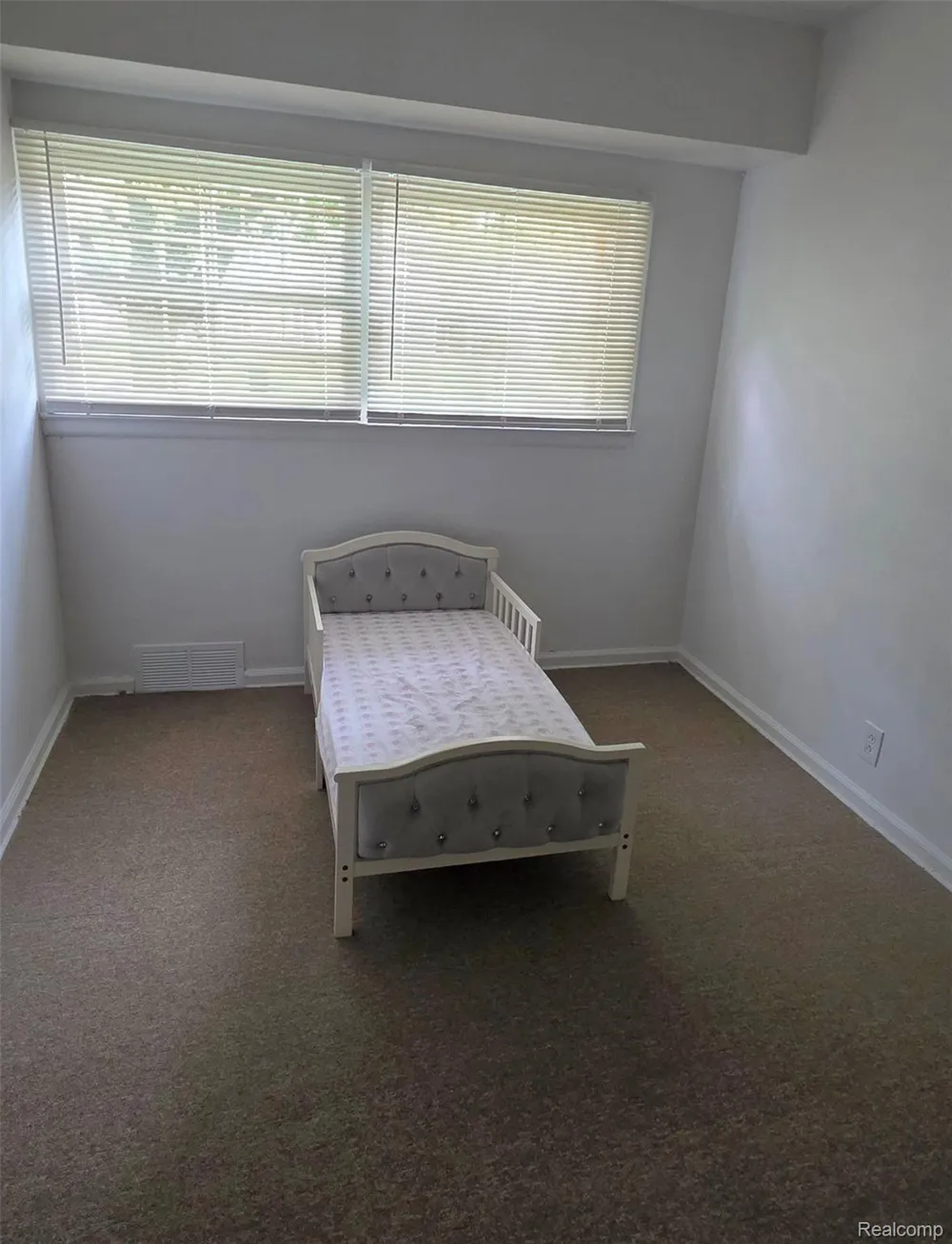 5813 Winthrop Boulevard Flint City, MI 48505