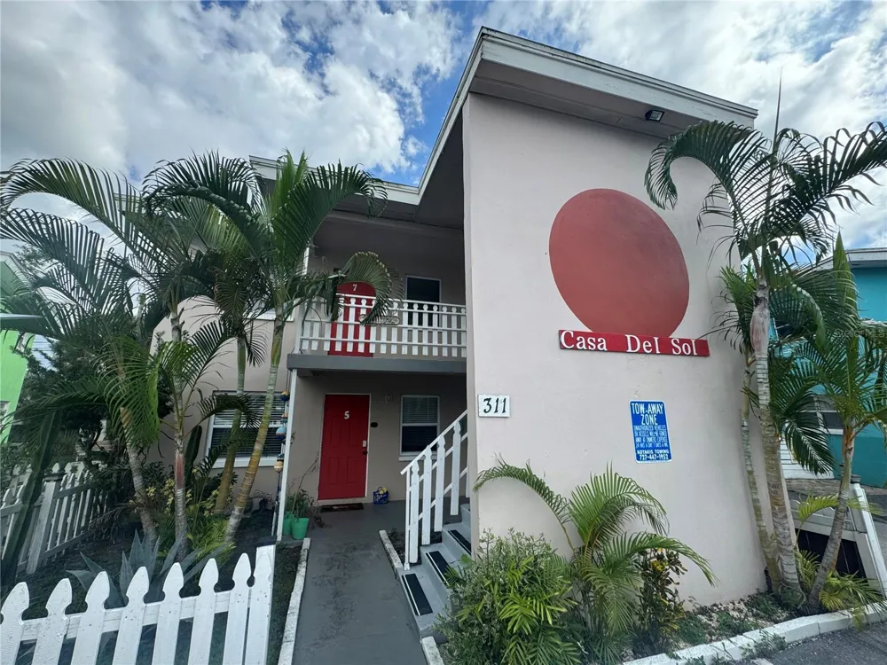 311 AVANDA COURT #7 Clearwater, FL 33756