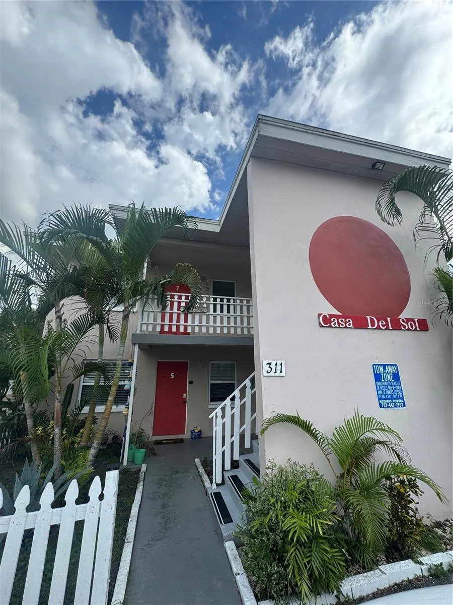 311 AVANDA COURT #7 Clearwater, FL 33756