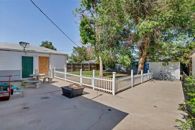 7664 King Street Westminster, CO 80030