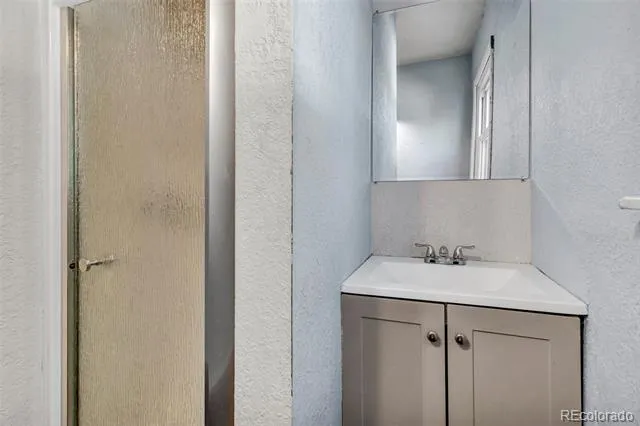 7664 King Street Westminster, CO 80030