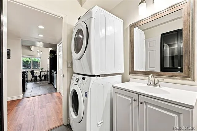384 S Ironton Street #111 Aurora, CO 80012