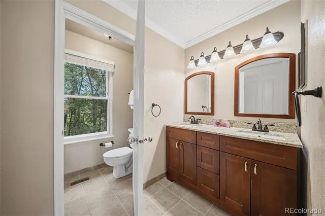 202 Blanca Court Colorado Springs, CO 80919