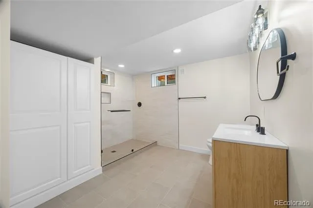 6710 S Clermont Street Littleton, CO 80122