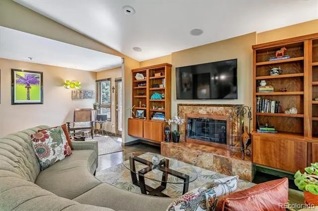 9041 E Jewell Circle Denver, CO 80231