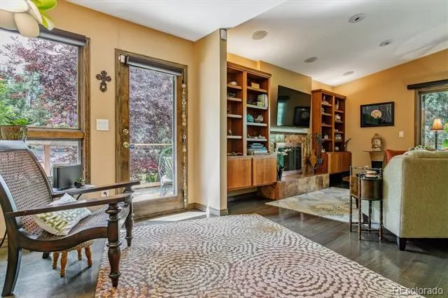 9041 E Jewell Circle Denver, CO 80231