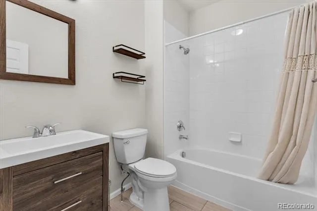 15700 E Jamison Drive #4-301 Englewood, CO 80112