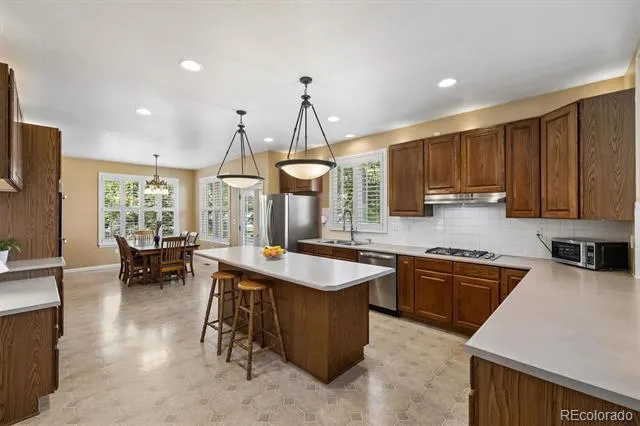 6142 Devinney Way Arvada, CO 80004