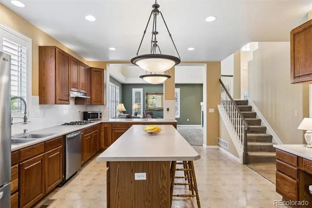6142 Devinney Way Arvada, CO 80004