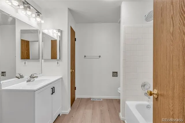 5565 W 76th Avenue #1214 Arvada, CO 80003