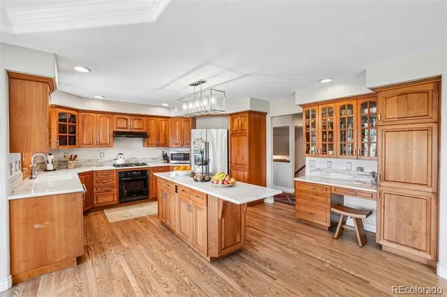 8272 Greenwood Place Niwot, CO 80503