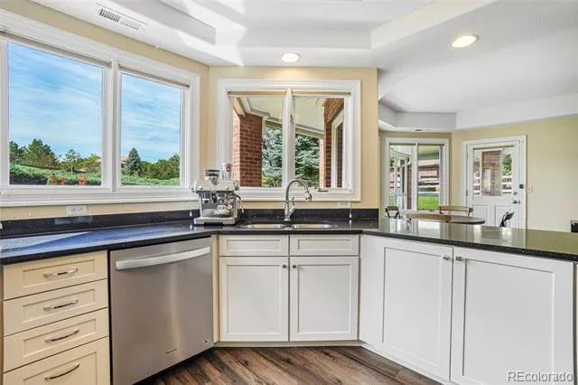 8272 Greenwood Place Niwot, CO 80503