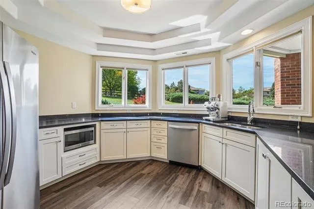 8272 Greenwood Place Niwot, CO 80503