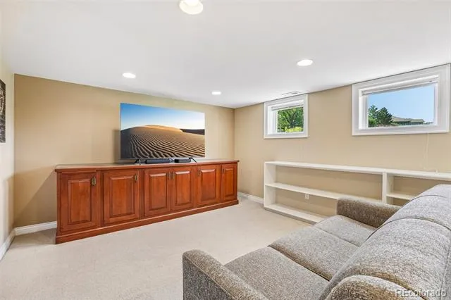 8272 Greenwood Place Niwot, CO 80503