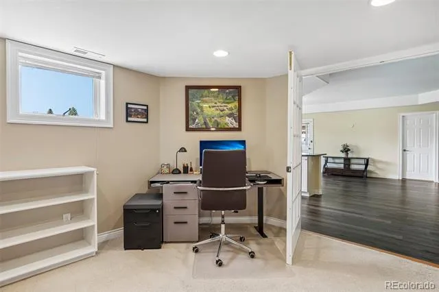 8272 Greenwood Place Niwot, CO 80503