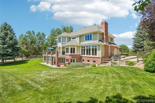 8272 Greenwood Place Niwot, CO 80503