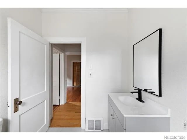 1 5th Avenue Longmont, CO 80501