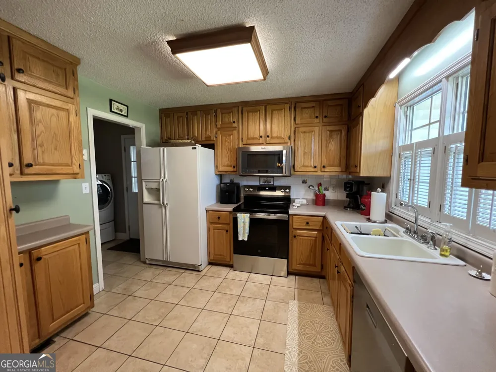 476 Clover Ave. Comer, GA 30629