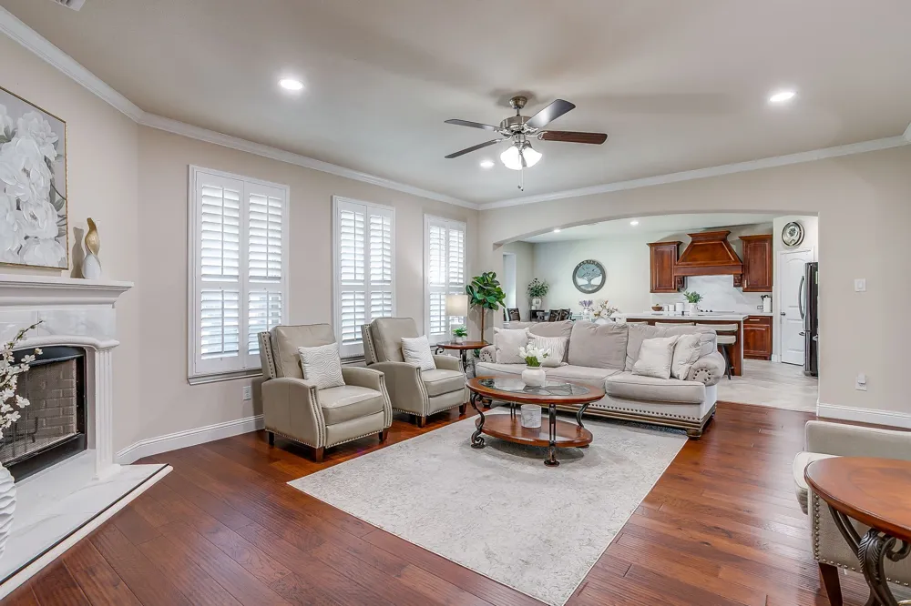 124 Lone Oak Drive Crowley, TX 76036